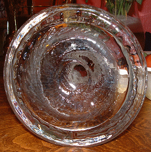 Rayware Base of spiral twisted bell-shaped decanter showing pontil mark
Suggested to be by IVV, Industria Vetreria Valdarnese, Italy [Source: Ivo Haanstra, Glass Message Board)
Keywords: Rayware