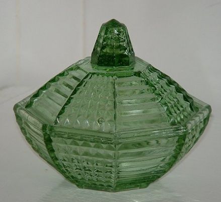 Forest green powder bowl
Unknown maker
Keywords: pressed