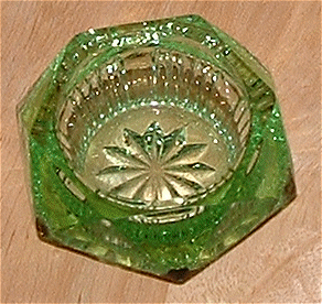 Green glass salt
Unknown maker
Keywords: pressed
