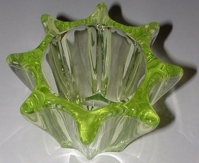 Sowerby uranium green flower holder
Keywords: uranium pressed Sowerby England