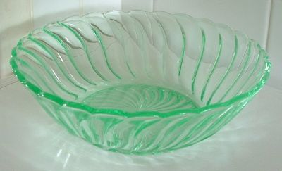 Bagley Carnival large fruit set bowl
Uranium green pressed glass
Keywords: Bagley England pressed uranium