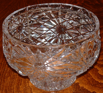 Crystal rose bowl with grid
Unknown maker
Keywords: crystal