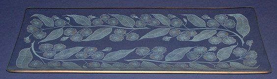 Chance Calypto sandwich tray
Oblong, 13.25" x 6" (339 mm x 149 mm). Designed by Michael Harris.
Keywords: Chance slumped England Calypto Harris