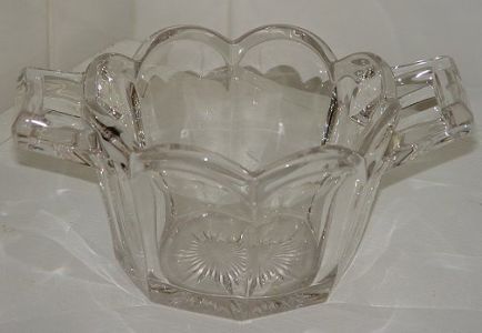 Chippendale 1136 Cream dish
Keywords: Chippendale pressed England