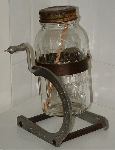 Butter churn with Kilner Jar - view 1
Pre-WW1 table top butter churn with the Improved Kilner Jar
Keywords: Kilner England