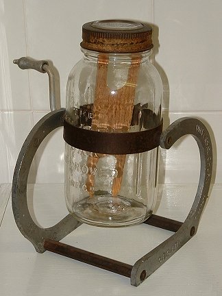 Butter churn with Kilner Jar - view 2
Pre-WW1 table top butter churn with the Improved Kilner Jar
Keywords: Kilner England