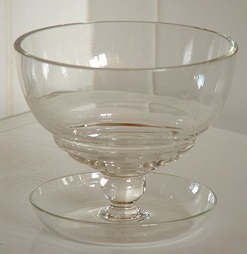 Clear grapefruit
Clear grapefruit. Unknown maker.
