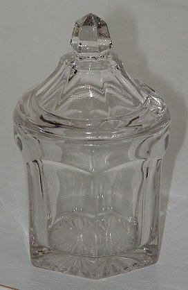 Chippendale 563 mustard pot with lid
Keywords: Chippendale pressed England