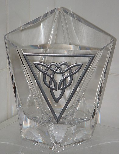 Polish Vase with applied Celtic leaded motif
Vase made in Poland (contemporary). Leaded pattern applied by Stephen Evans of Balby, Doncaster. [url=http://www.celtic-creations.co.uk]Celtic Creations[/url]
Keywords: Poland