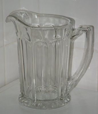 Unknown large water jug
Not shown in Chippendale catalogues I have, but looks very much like Chippendale. Now believed not to be Chippendale - possibly Bagley "Queens Choice". [source: Tony H on the Glass Message Board]
