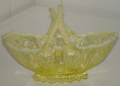 Davidson 1892 suite Primrose Pearline Basket
Rd No. 176566 on the inside base, design registered 15 August 1891.
Keywords: Davidson Pressed Pearline England baskets