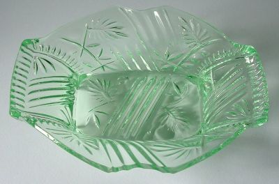 Brockwitz uranium green bowl - top view
Identified by Pamela Wessendorf [url]http://www.pressglas-pavillon.de/[/url]
Keywords: uranium Brockwitz Germany pressed