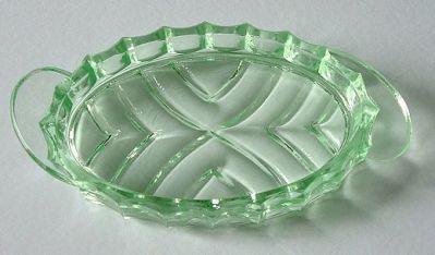 Uranium green pin tray
Part of a trinket set. Unknown maker.
Keywords: uranium pressed