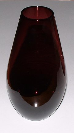Unknown amethyst vase
Amethyst vase. Colour is the same intensity throughout the vase. 
