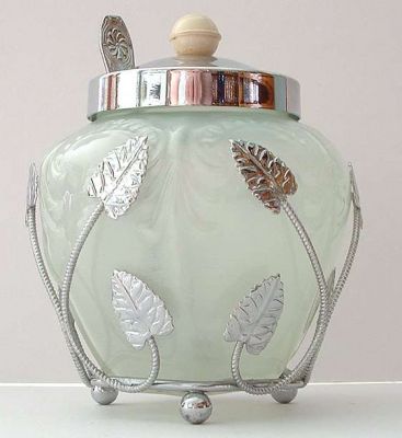 Unknown jam pot
Unknown jam pot with chrome stand, lid & spoon
