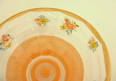 Chance Spiderweb + orange crinkles + floral decals
Fruit set - one large and six small bowls
