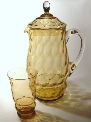 Lidded jug and tumblers set
