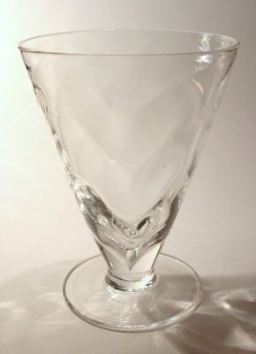 Webb wavy-rib glass - side view 1
