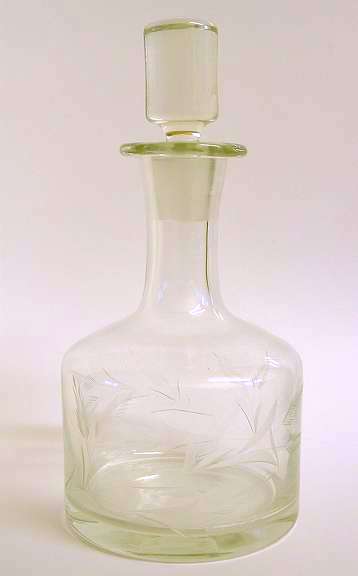 Cut decanter
Possibly Dartington. Has a wheat-ear pattern cut onto it.
Keywords: decanter