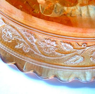 Imperial double dutch carnival bowl - edge detail
Keywords: Imperial pressed carnival USA